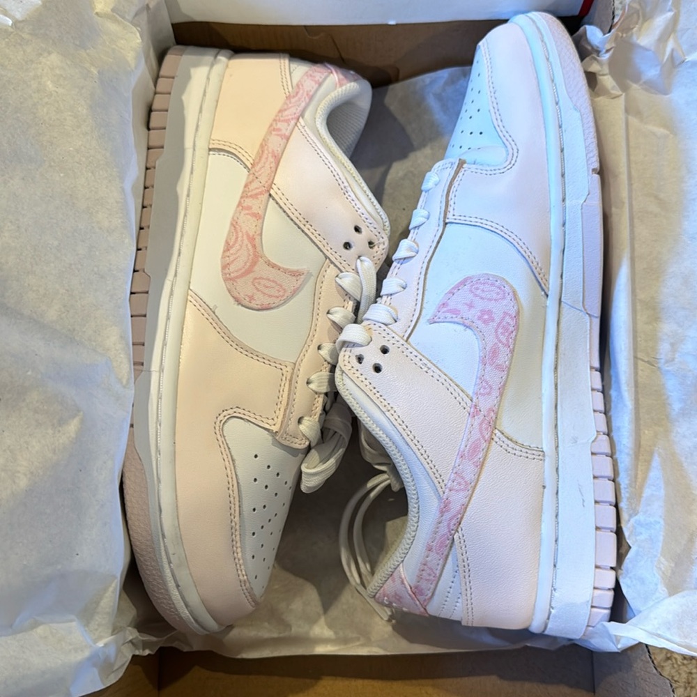 Womens Nike Pink paisley Dunk NWT